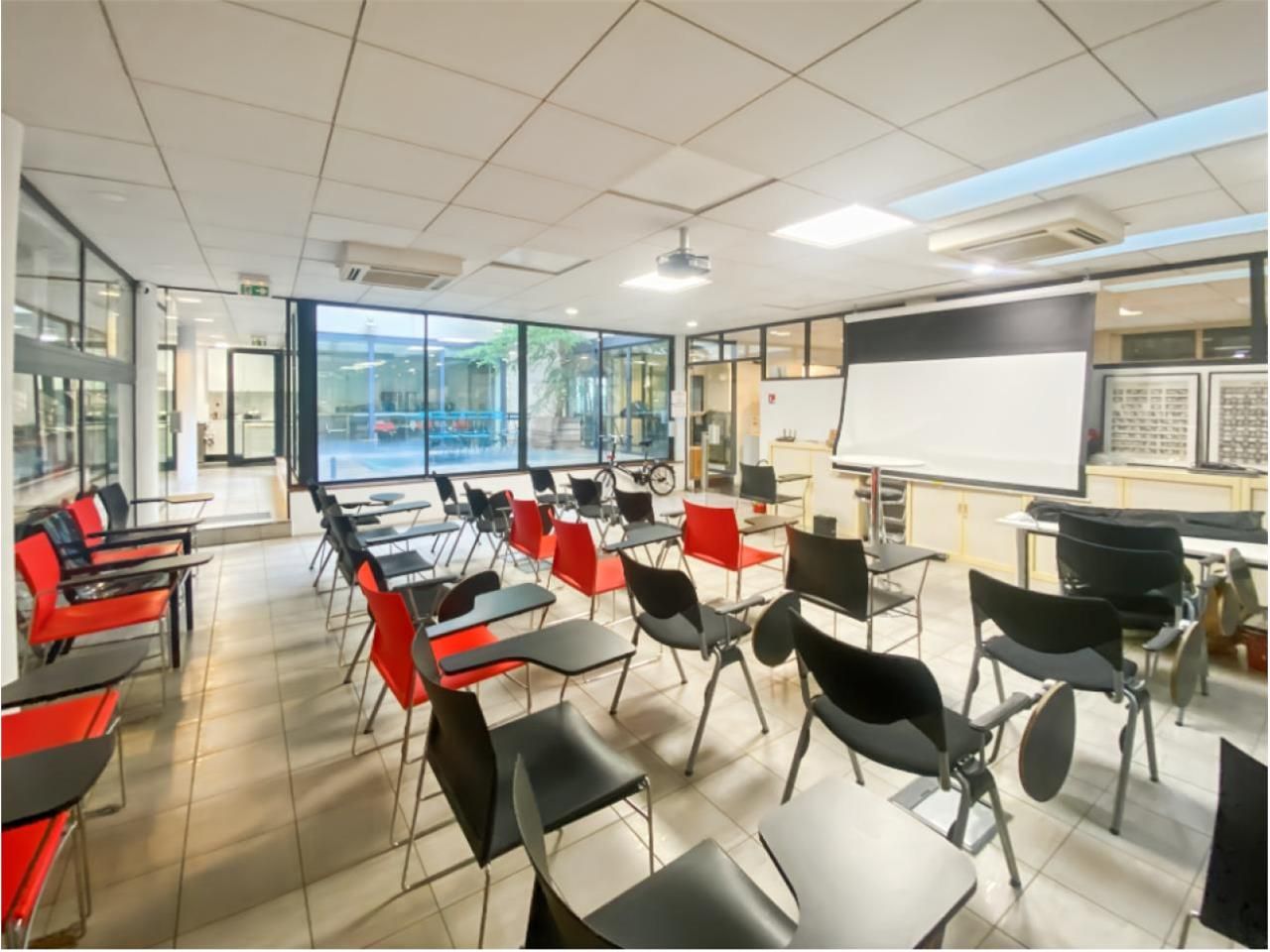 420 m² pour ce bureaux en location à Paris