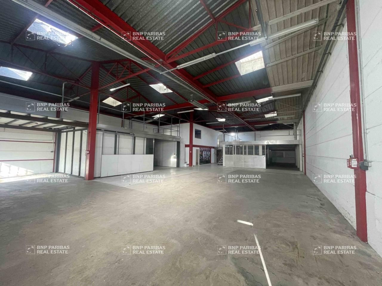 696 m² pour ce activité en location à Marseille