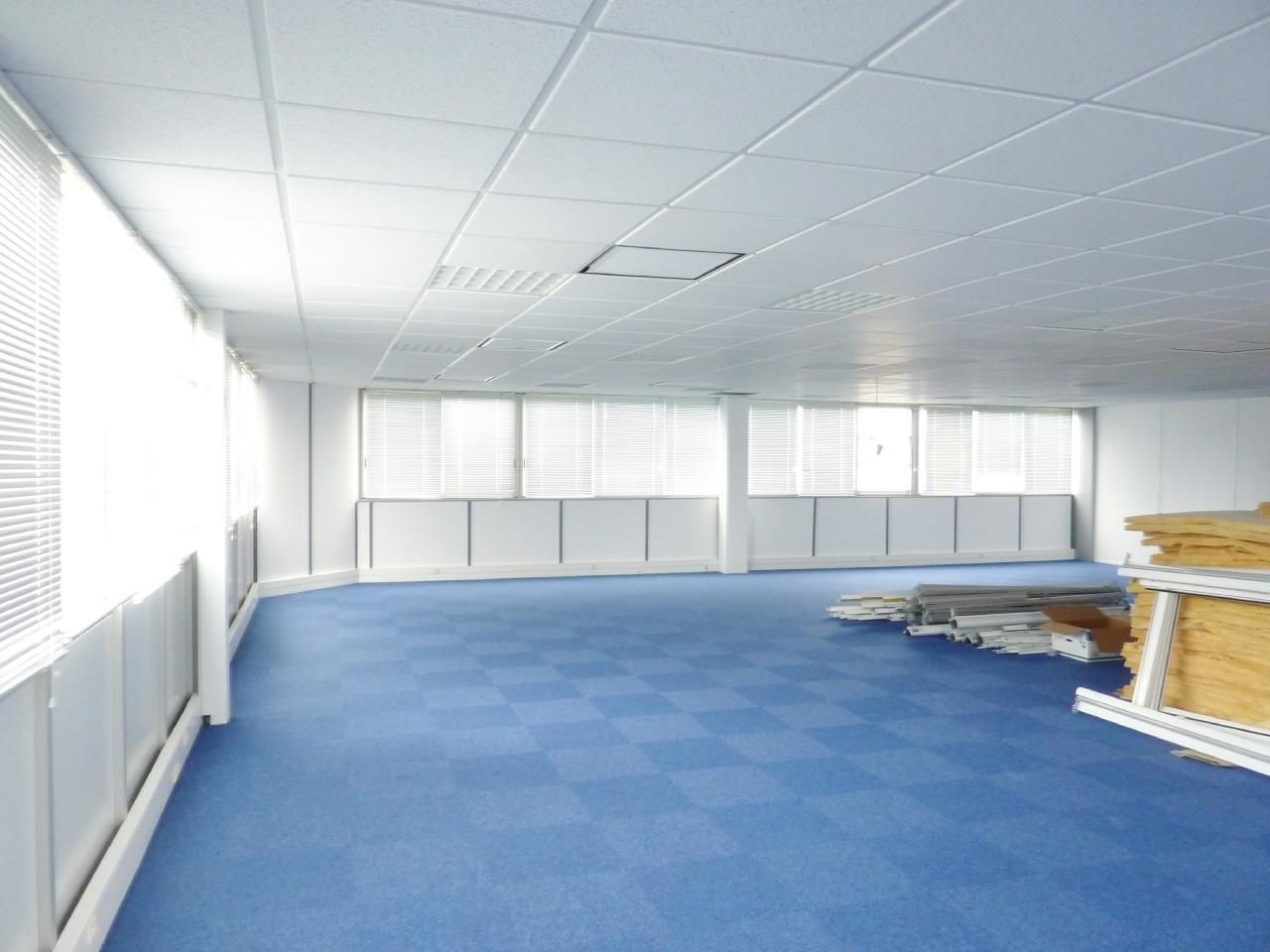 Location Bureaux 337 m² divisibles 33700 Mérignac