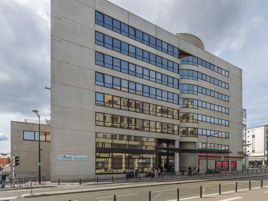 1965 m² pour ce bureaux en location à Montigny le bretonneux