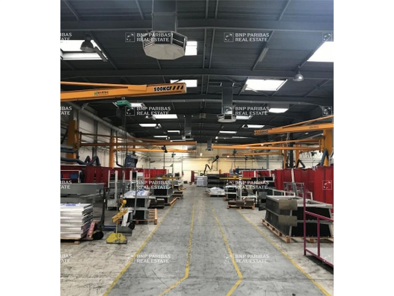 2700 m² pour ce activité en location à Chaponnay