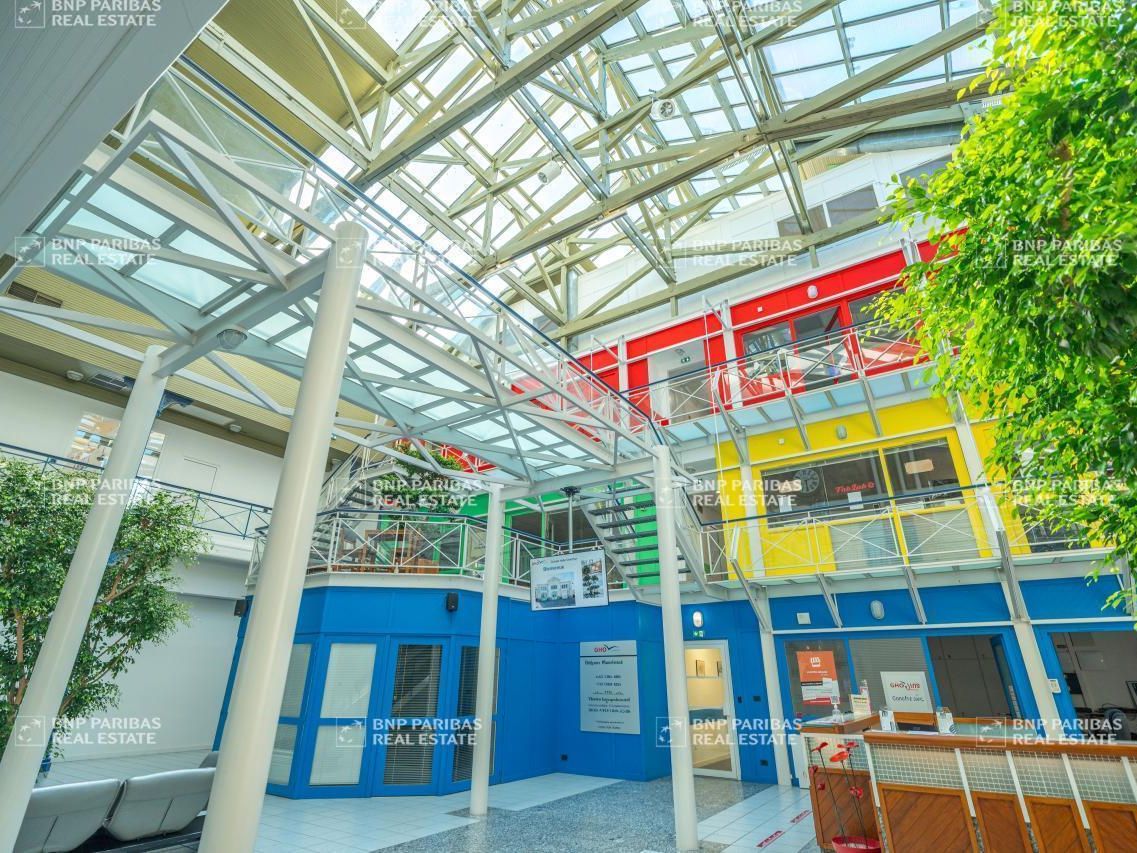 225 m² pour ce bureaux en location à Rennes