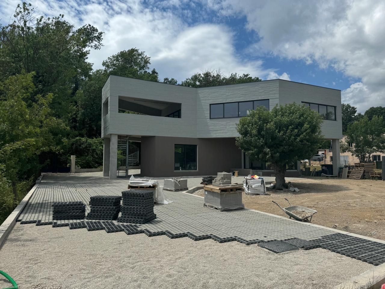 301 m² pour ce local commercial en location à La colle-sur-loup