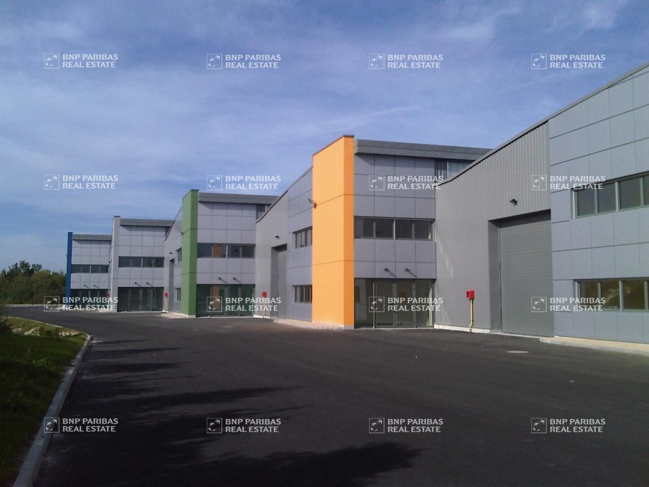 433 m² pour ce activité en location à Ingré