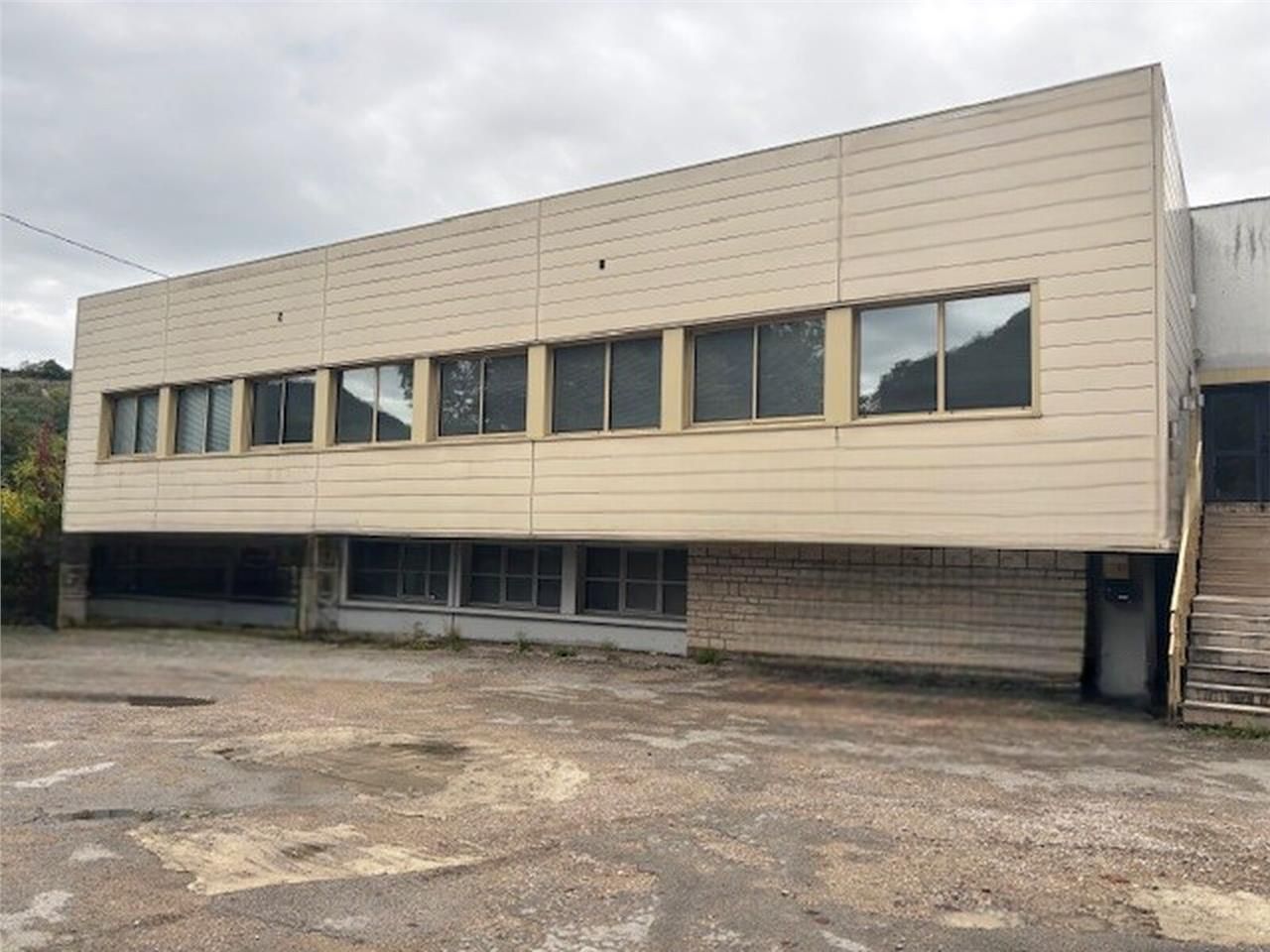 CUSHMAN & WAKEFIELD vous propose, à l'Ouest de la