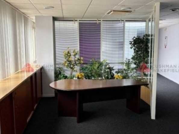 CUSHMAN & WAKEFIELD vous propose, au Nord-Ouest d