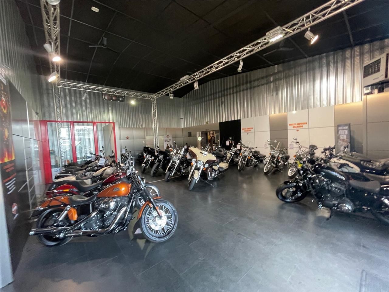 CUSHMAN & WAKEFIELD vous propose à l'Ouest de Bes