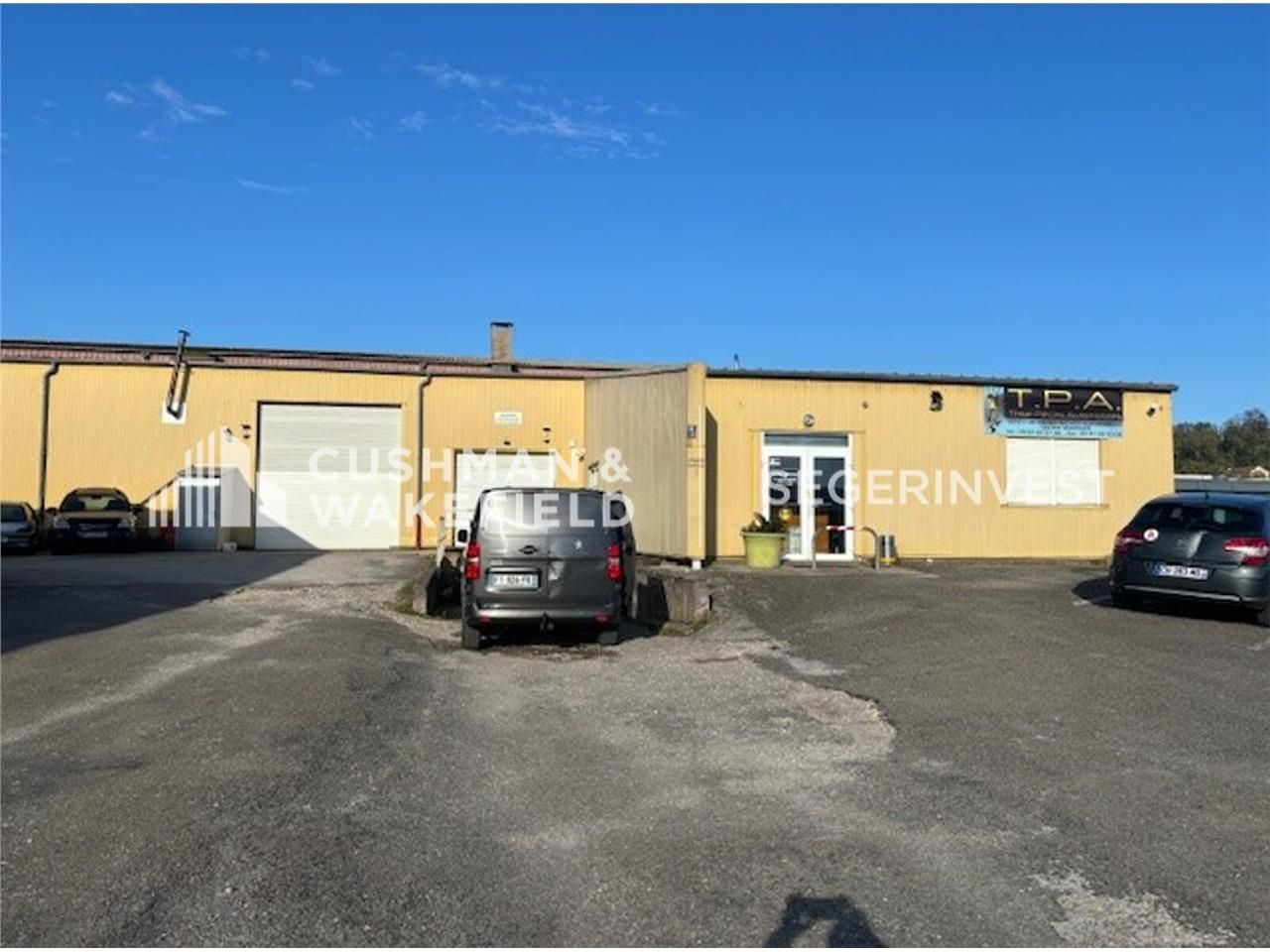 CUSHMAN & WAKEFIELD vous propose, à l'Est de la v