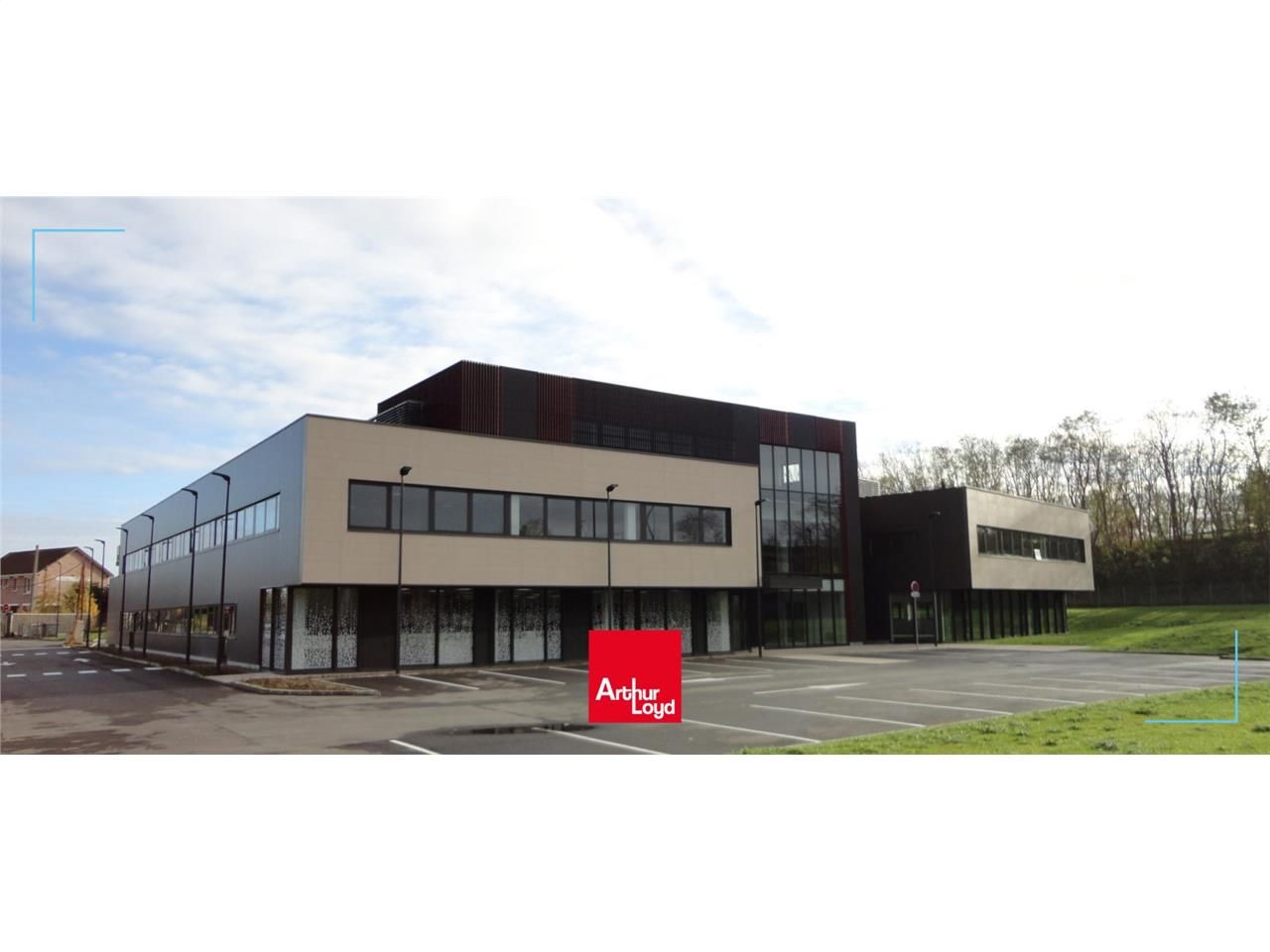 Nous vous proposons à location, au sein d'un imme