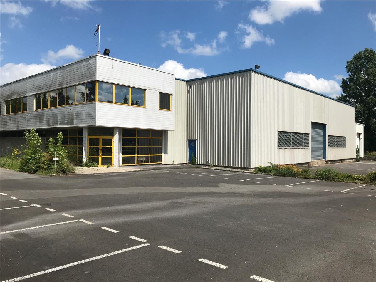 A VENDRE entrepôt comprenant un site de productio