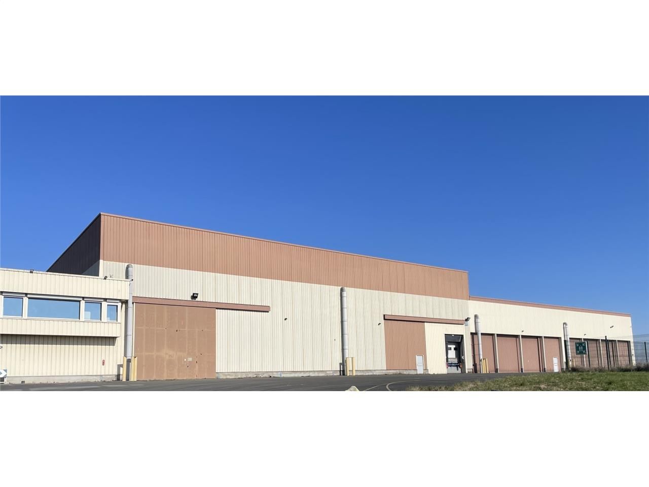 A louer , à proximité de la rocade sud-est d'Arra