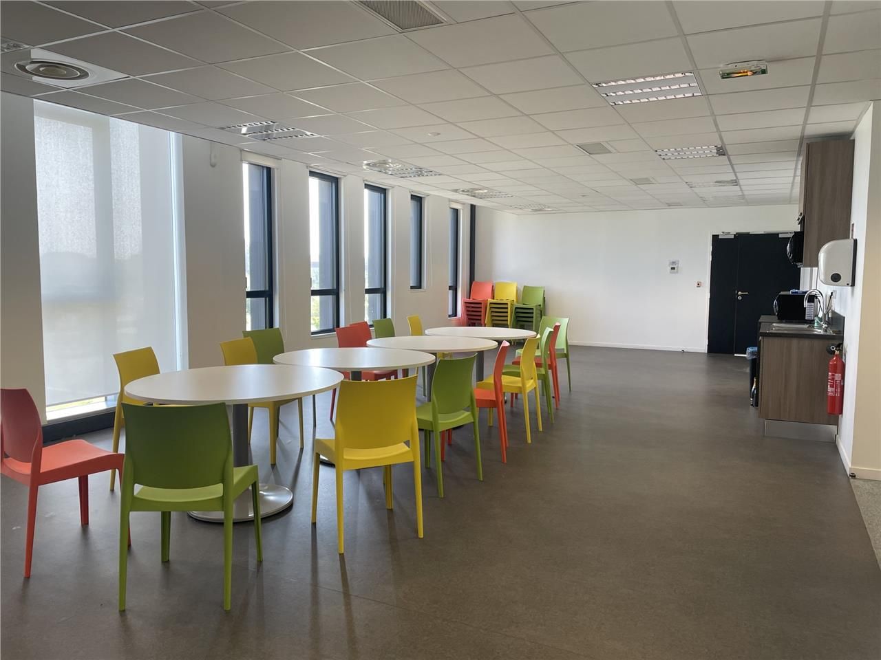Bureaux A LOUER A VENDRE à Valenciennes. Disponib