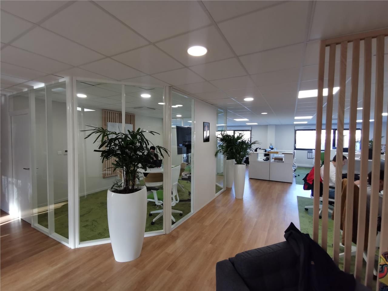 Nous proposons, à la vente, un plateau de bureaux