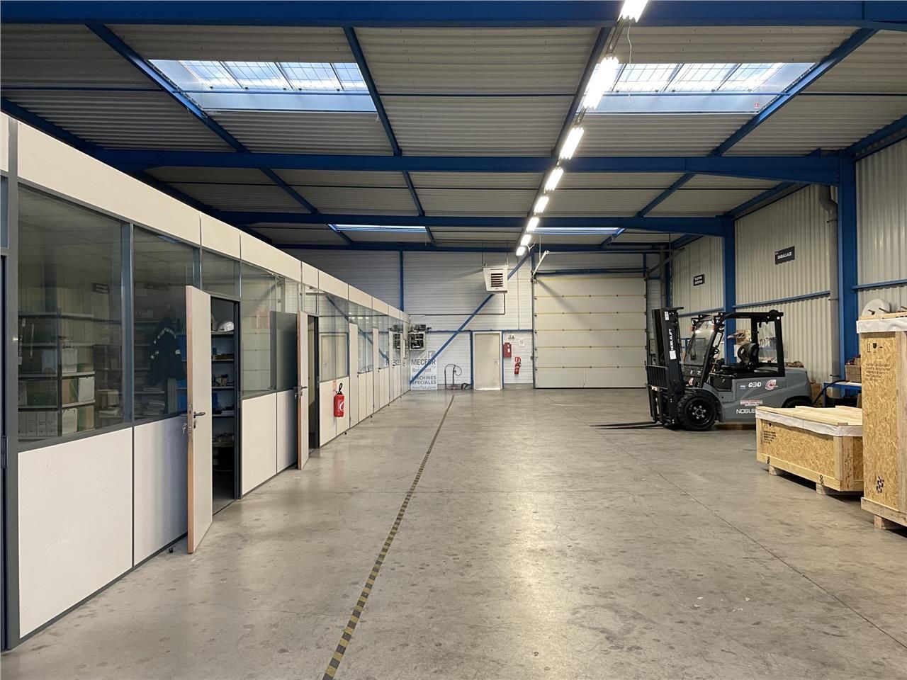 Nous vous proposons à la location un local d'acti