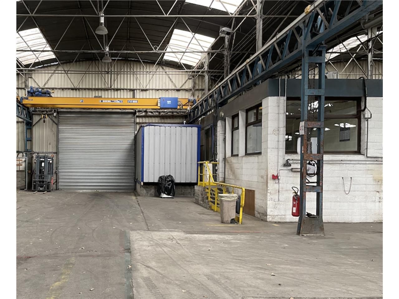 À VENDRE - SITE INDUSTRIEL DE 5 200 m² SUR 1 HECT