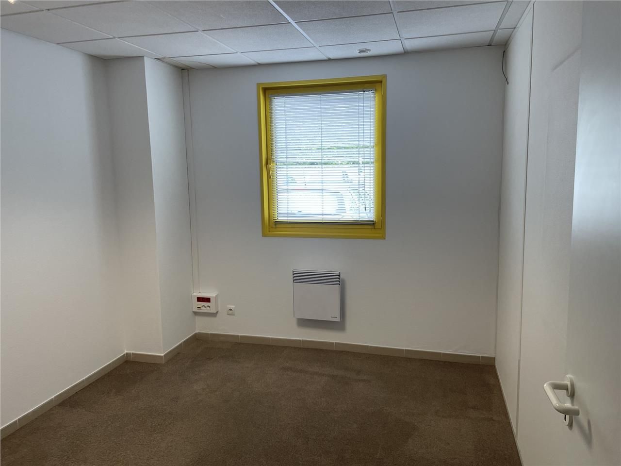 A louer, surface de bureaux aménagés récemment bé