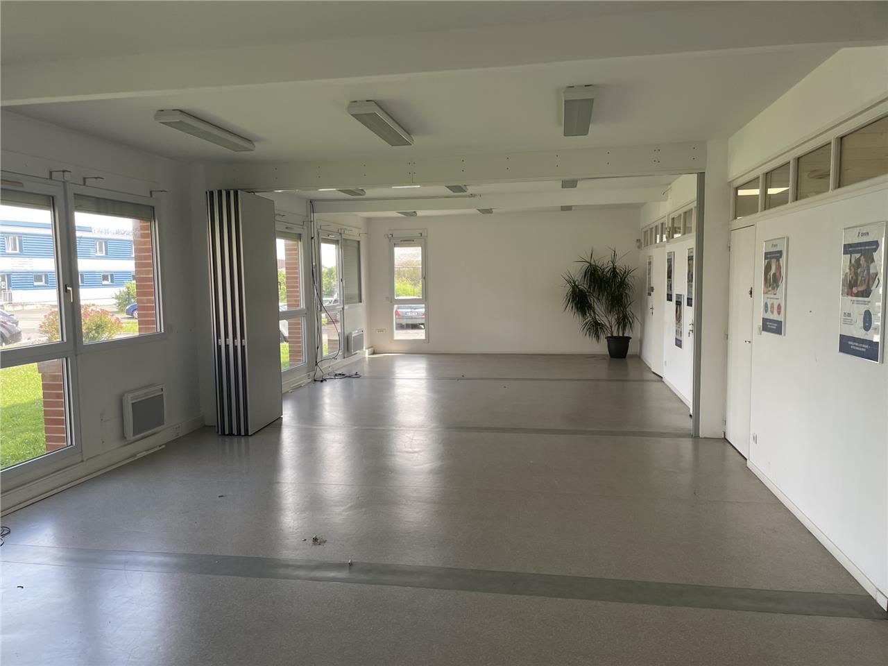 A louer, dans un immeuble tertiaire construit sur