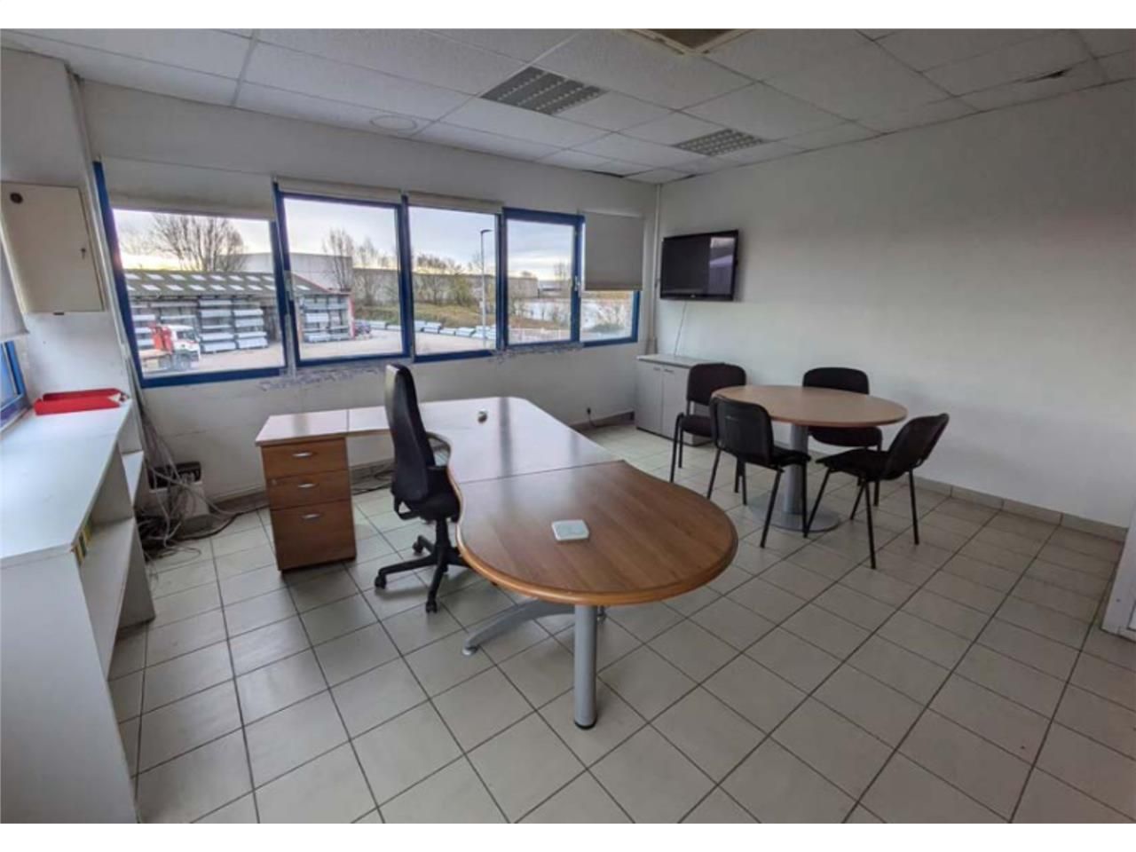 Emplacement stratégique - Accès direct aux axes r