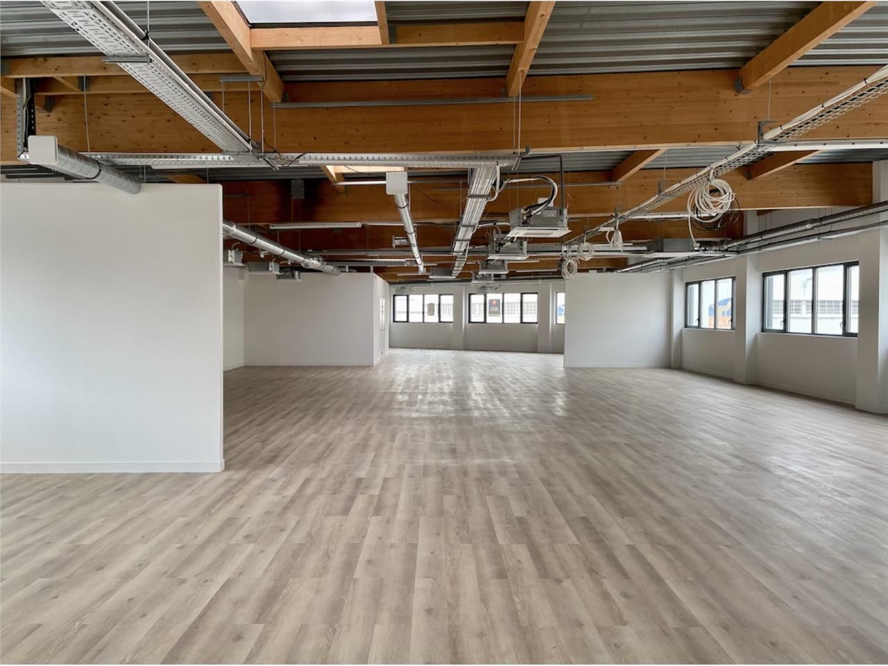 À louer - Bureaux de 470 m² refaits à neuf à prox
