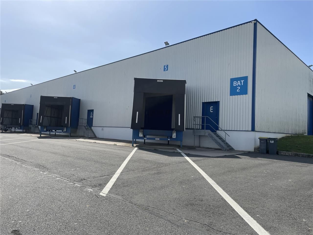 A louer une cellule d'activités idéalement situé 