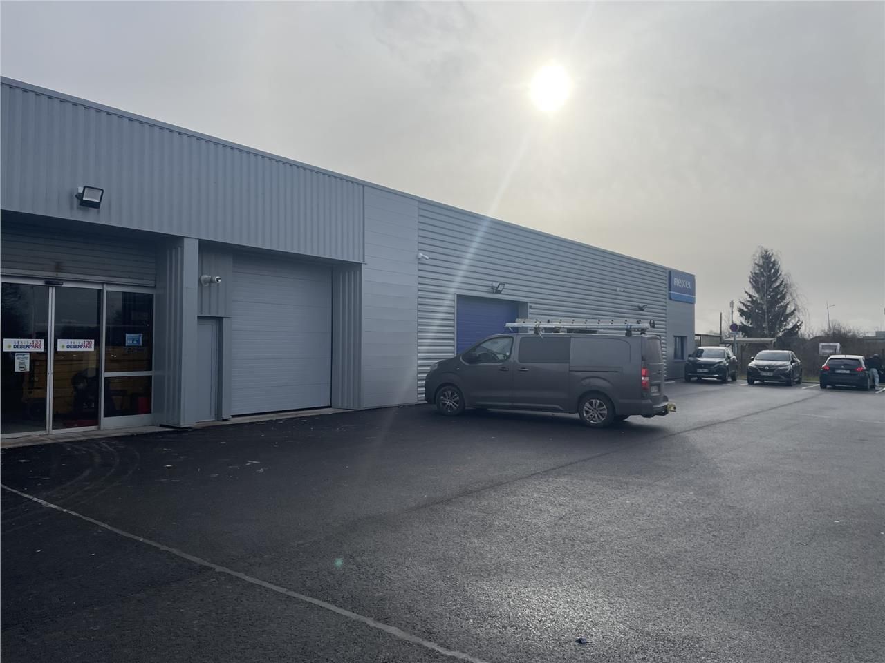 A louer, dans un ensemble immobilier plus vaste e