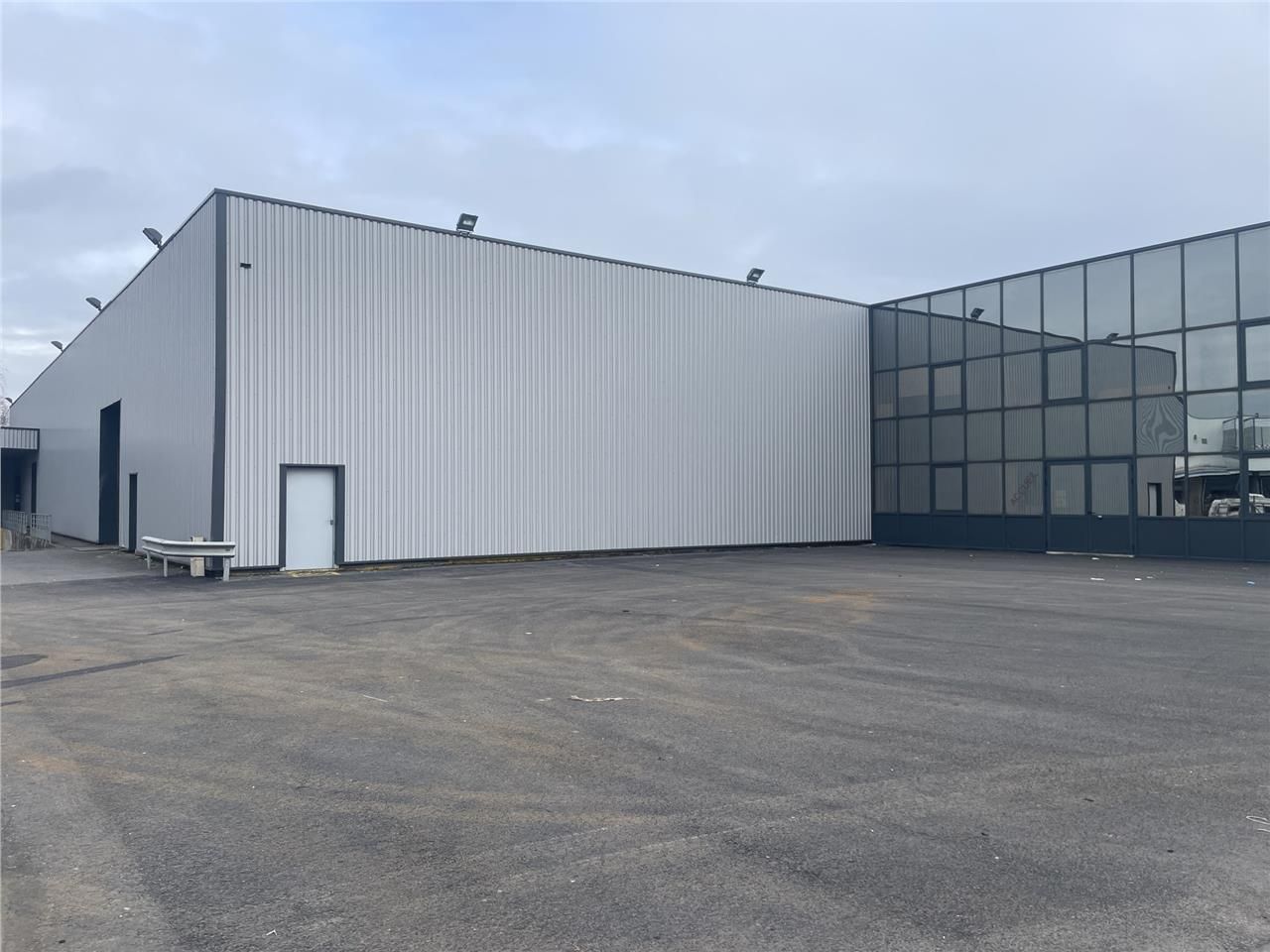 A louer, à proximité de l'A1 et au sud de la métr