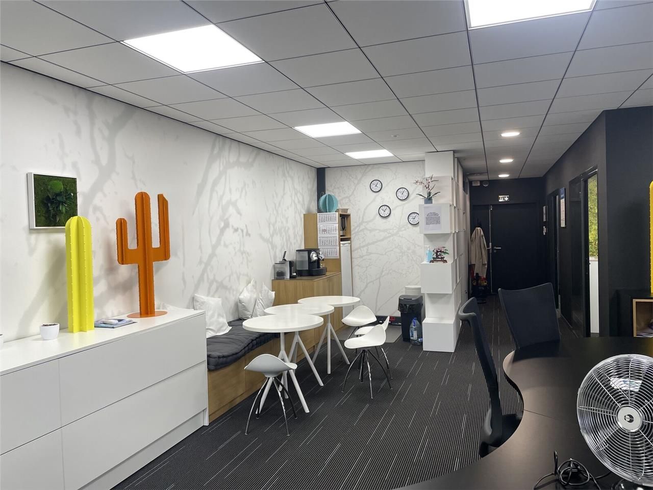 Découvrez une opportunité rare de location de bur