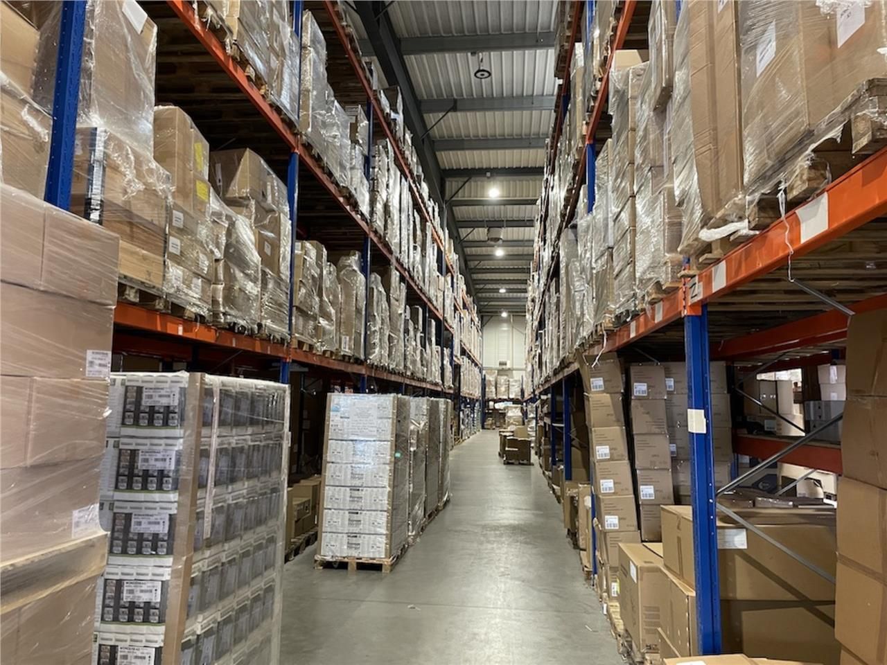 RARE SUR LE SECTEUR: Bâtiment indépendant, clos, 