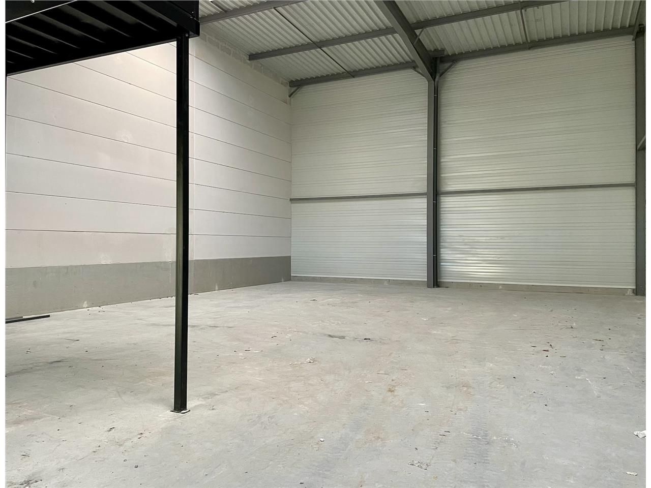 À LOUER - LOCAUX D'ACTIVITÉ NEUFS AU COUR D'UNE Z