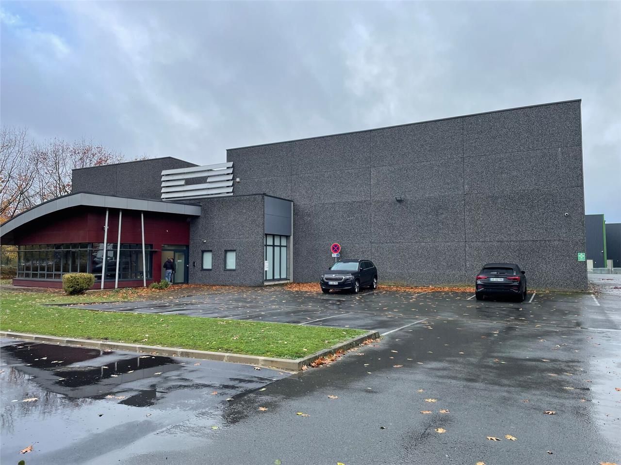 nous vouz proposons à la vente ce bâtiment d'acti