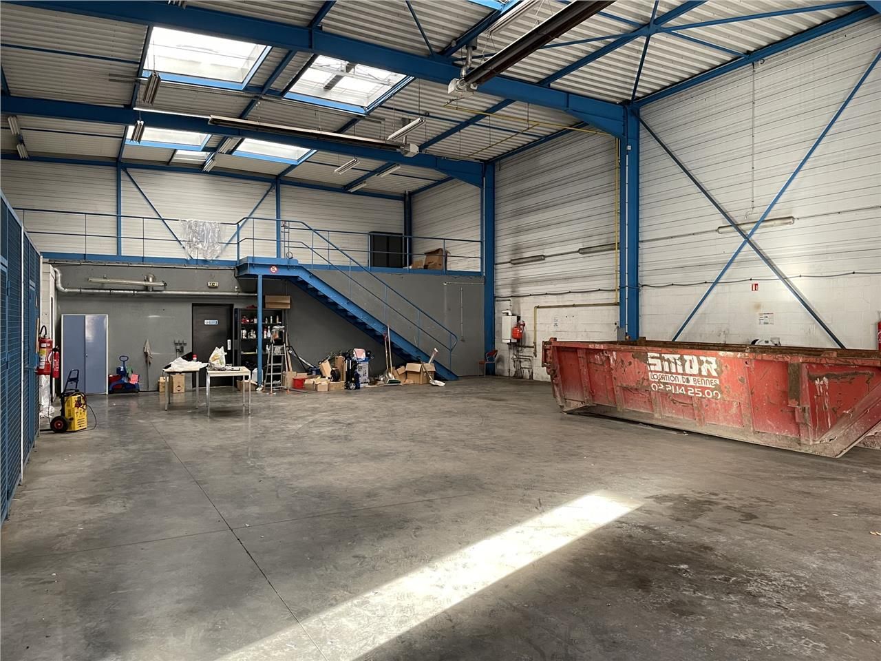 A vendre ou à louer , bâtiment indépendant en bo