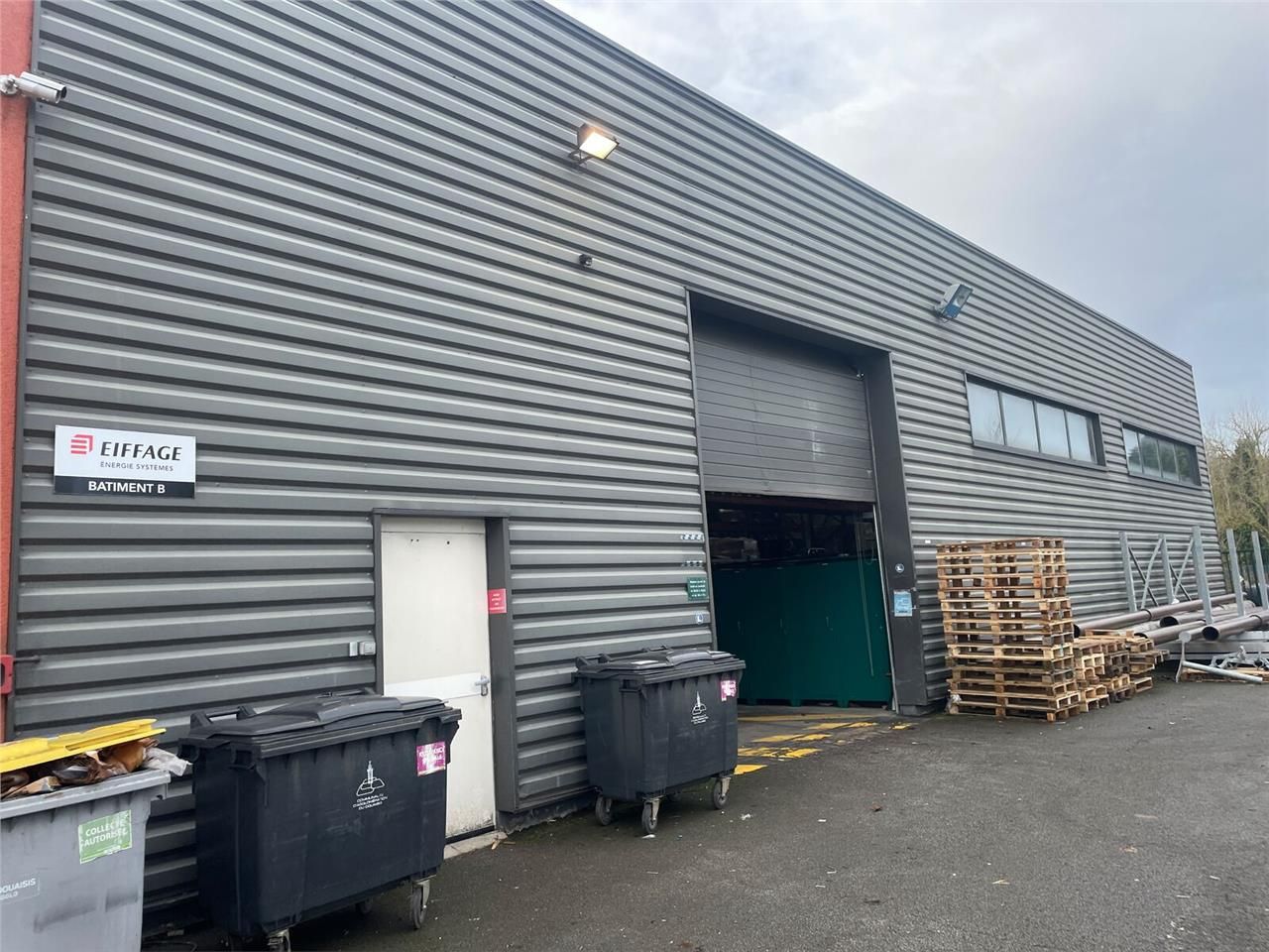 Arthur Loyd vous propose à la location un local d