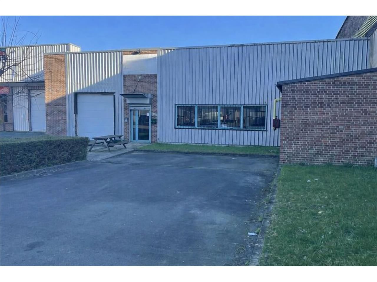 Arthur Loyd Lille vous propose un bâtiment d'acti