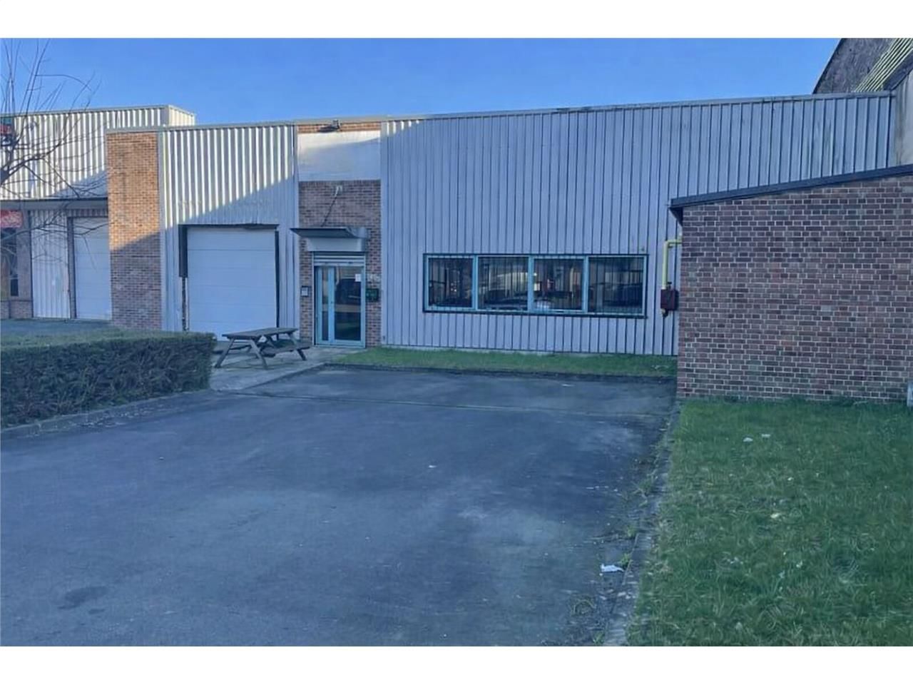 Arthur Loyd Lille vous propose un bâtiment d'acti