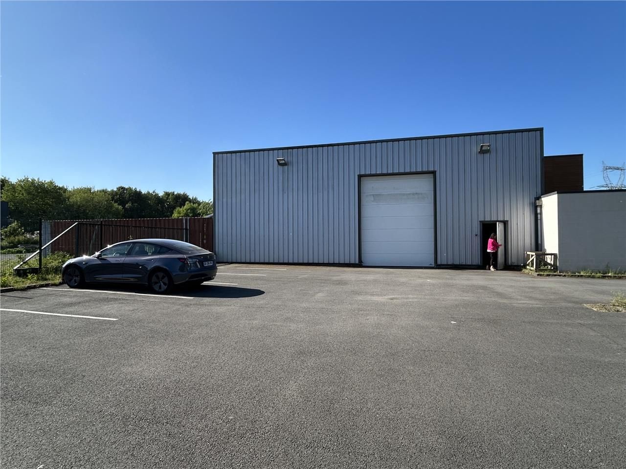 Situé au coeur d'une zone industrielle à taille h