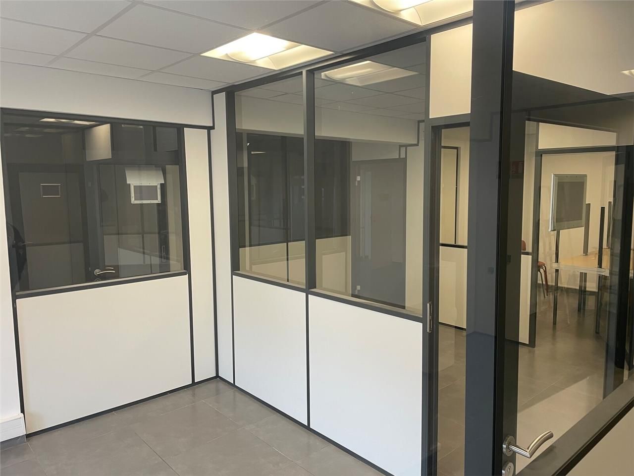 À louer : Superbes bureaux de 170 m² à Maubeuge, 