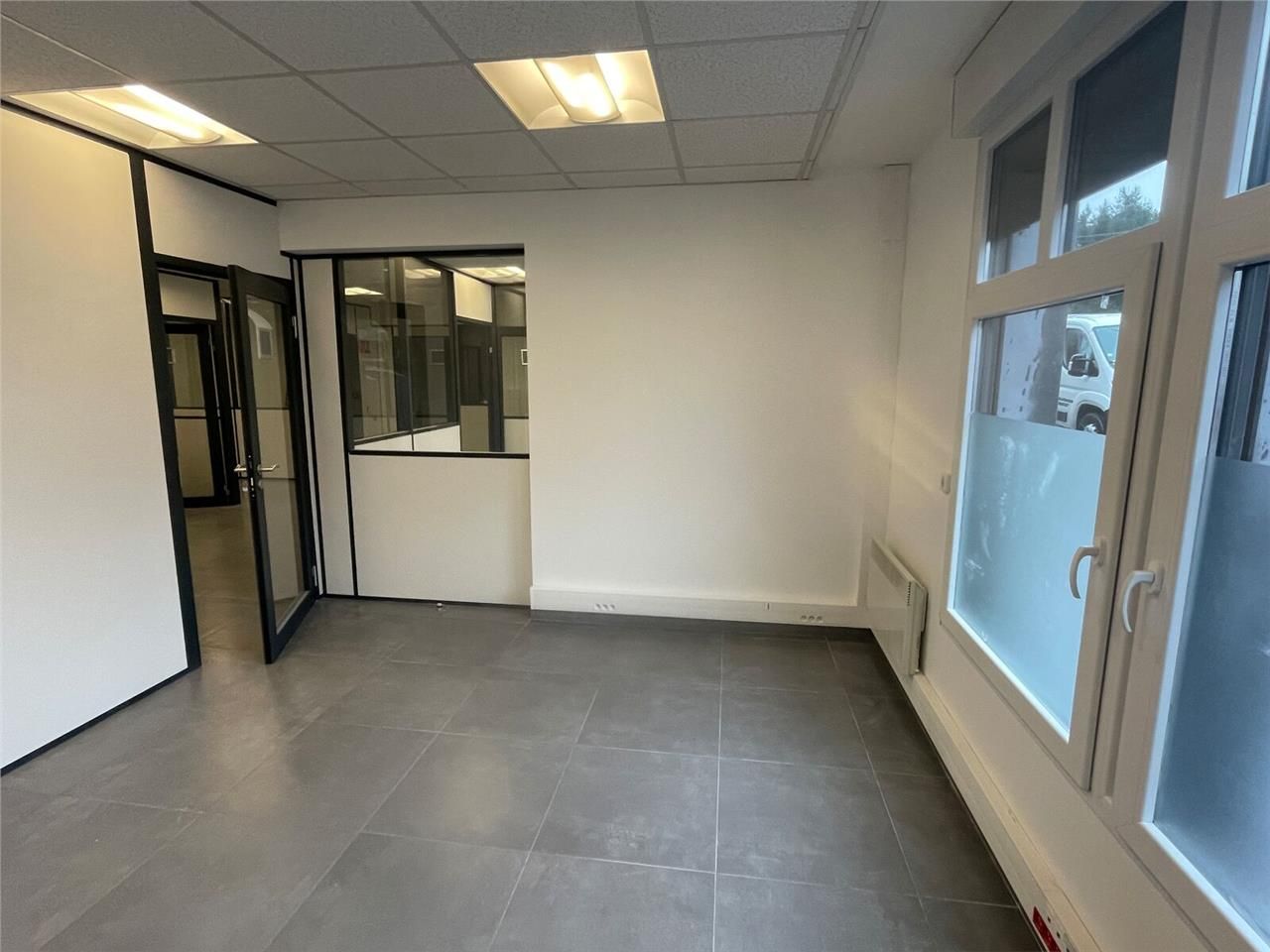 À louer : Superbes bureaux de 170 m² à Maubeuge, 