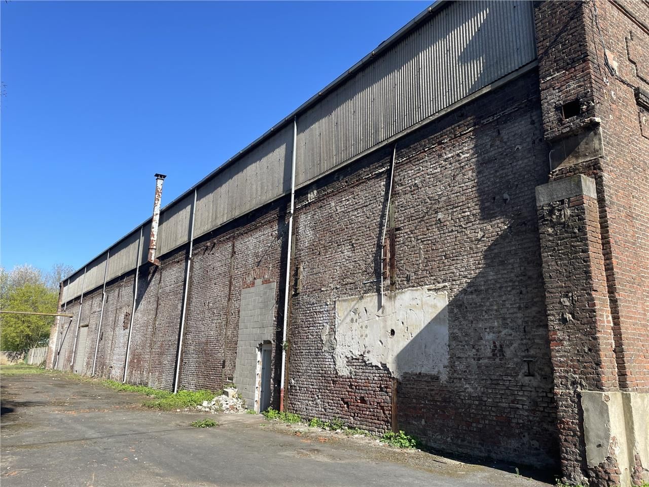 A Louer, entrepôt ou local d'activité d'environ 9