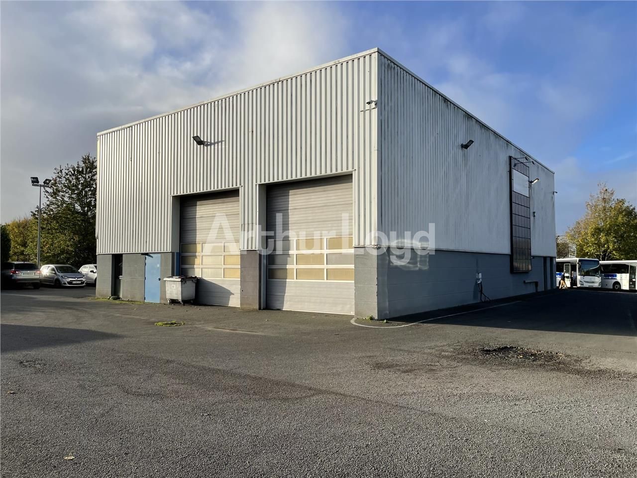 A vendre ou  à louer , bâtiment ind