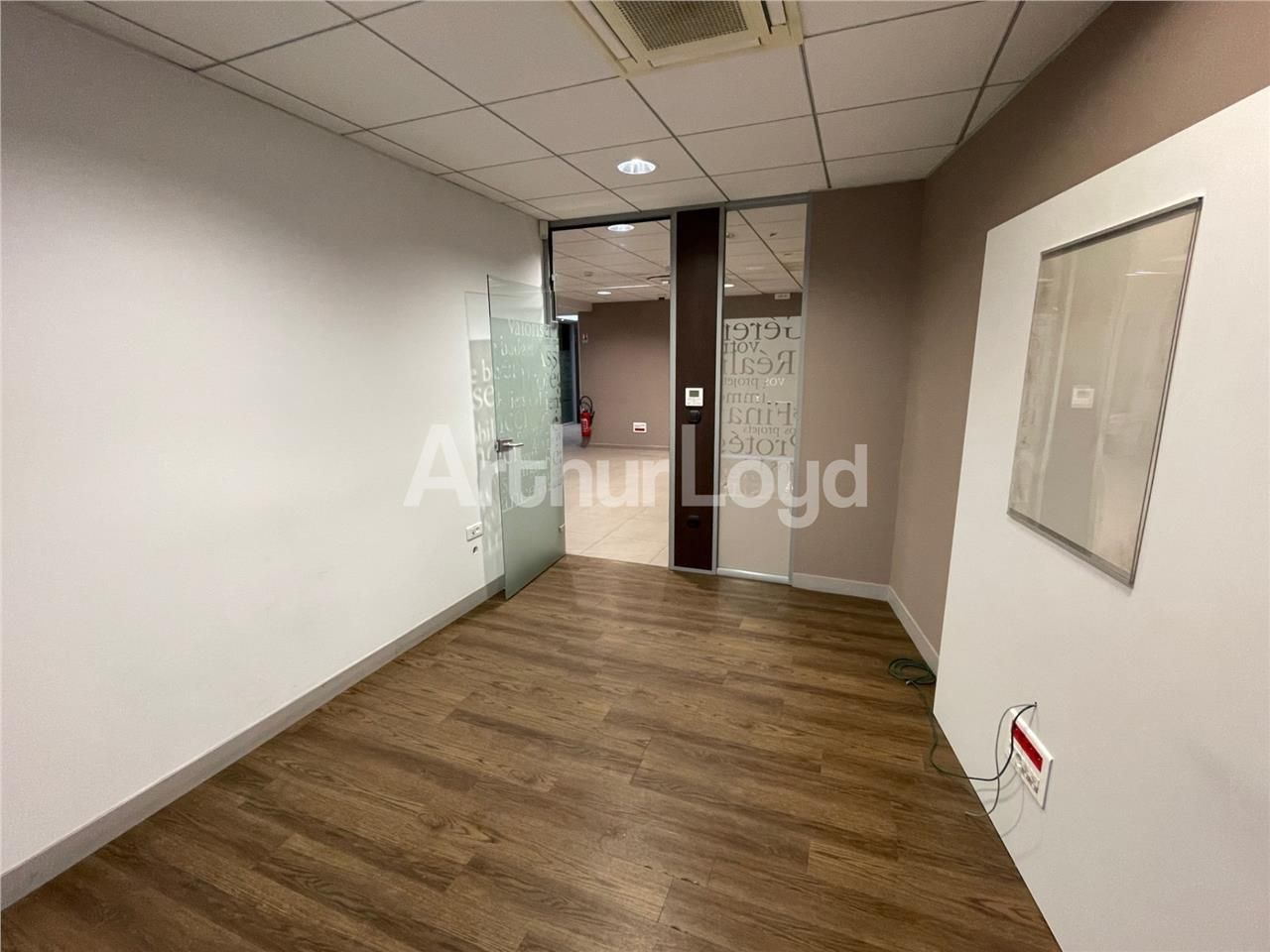 Bureaux à vendre ou à louer à MAUB