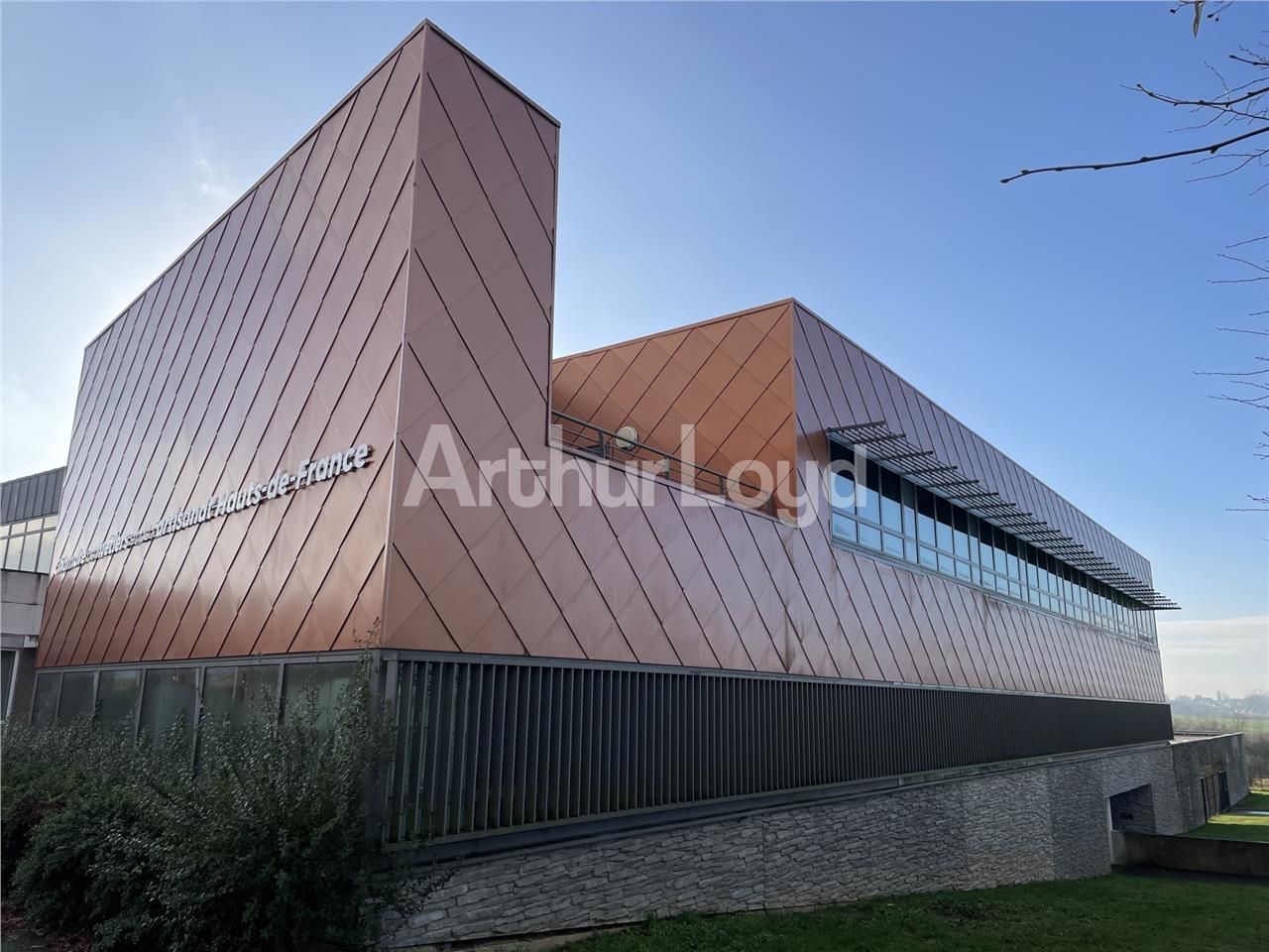 à VENDRE ou à LOUER ensemble immobilier