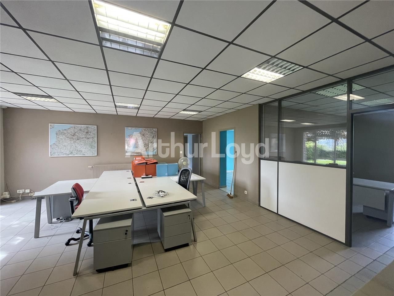 Immeuble de bureaux à louer situé dans