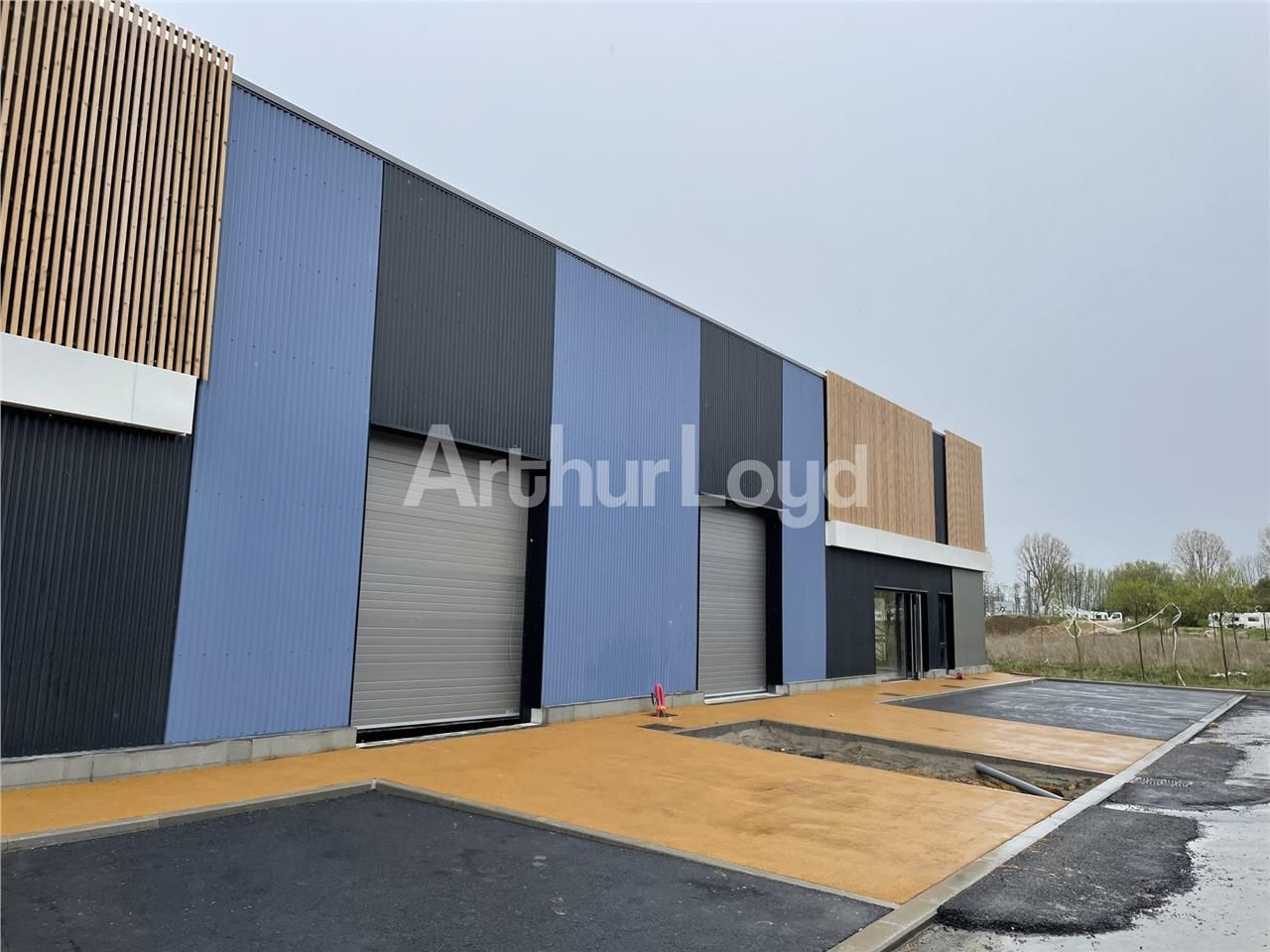 A vendre ou à louer, cellules d'activité