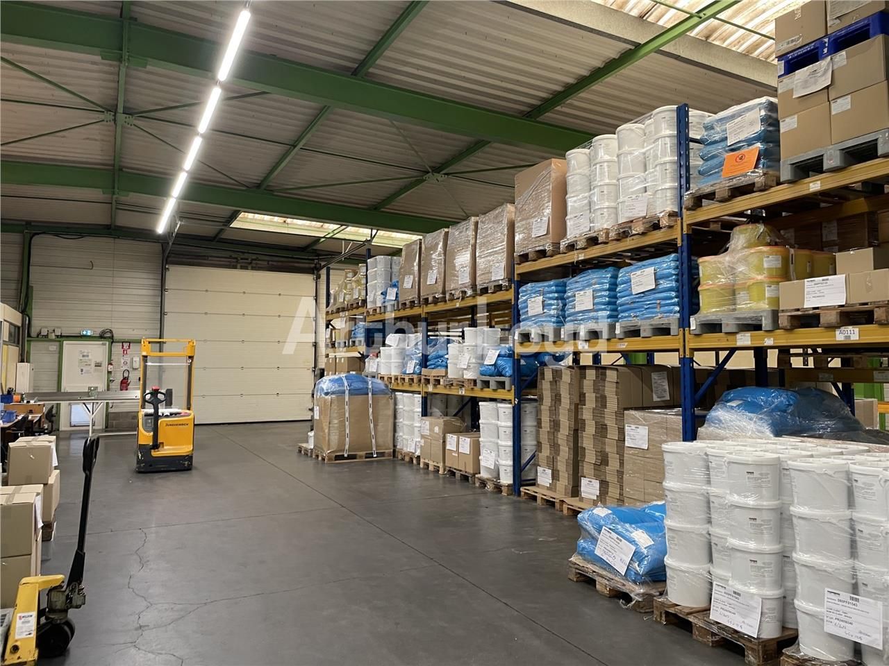 A louer ou à vendre,  entrepôt indé