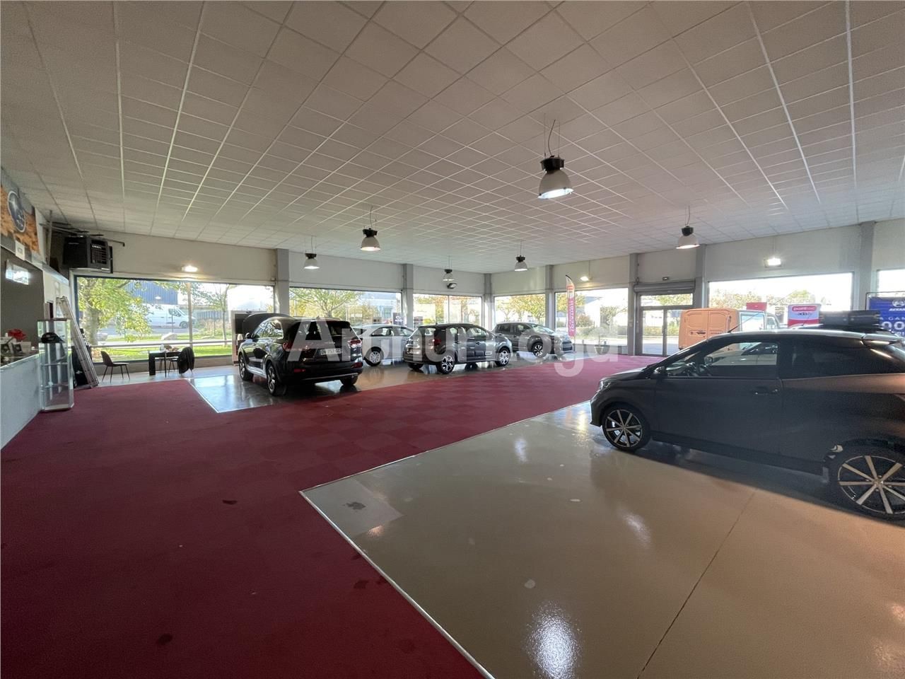 A vendre ou à louer, local d'activités 