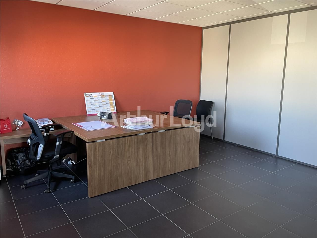 A LOUER, plateau de bureaux lumineux idéalem