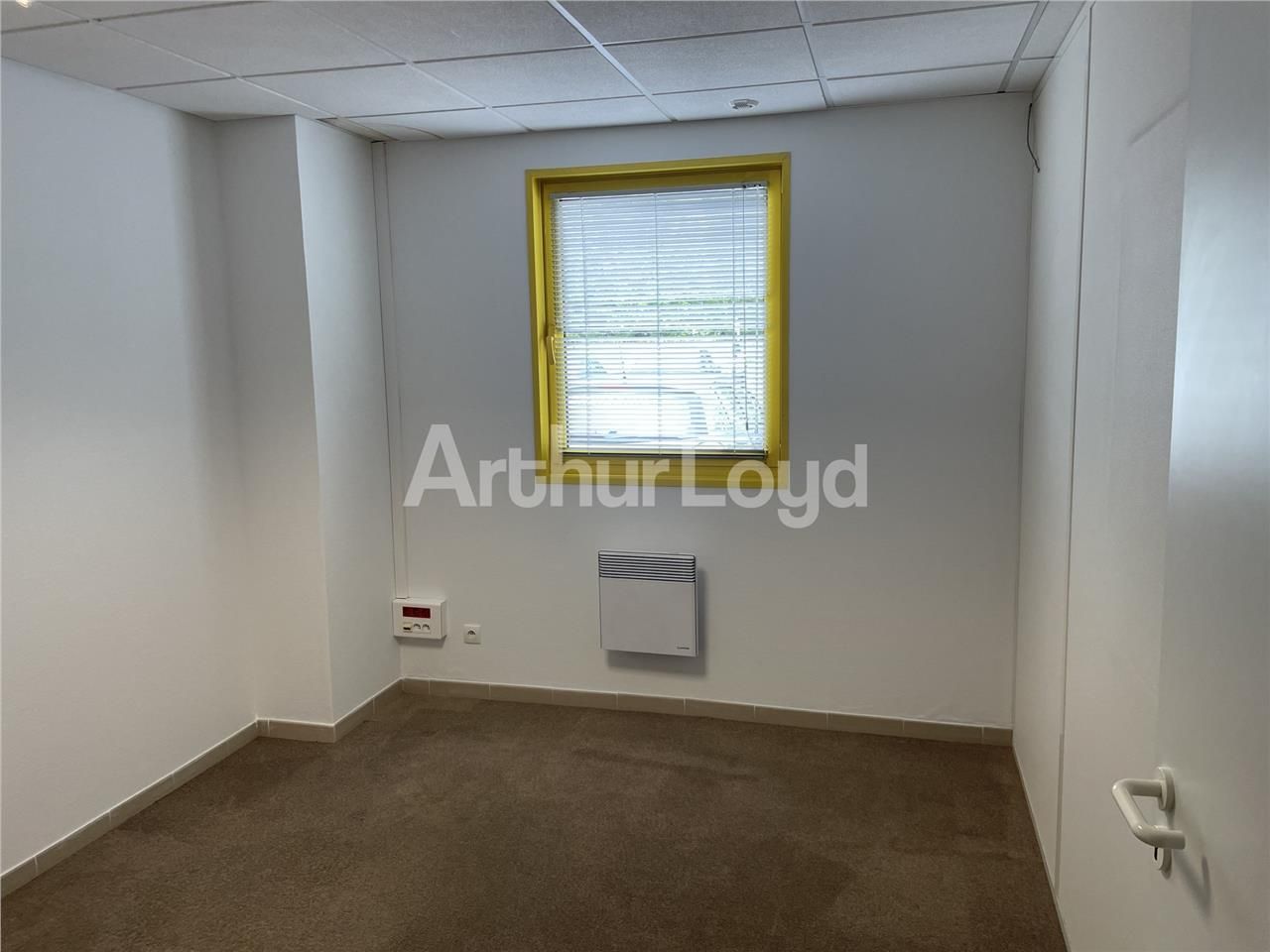 A louer, surfaces de bureaux aménagés r