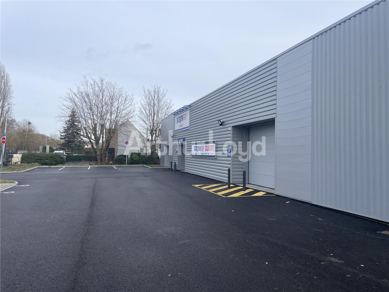 A louer, dans un ensemble immobilier plus vaste e