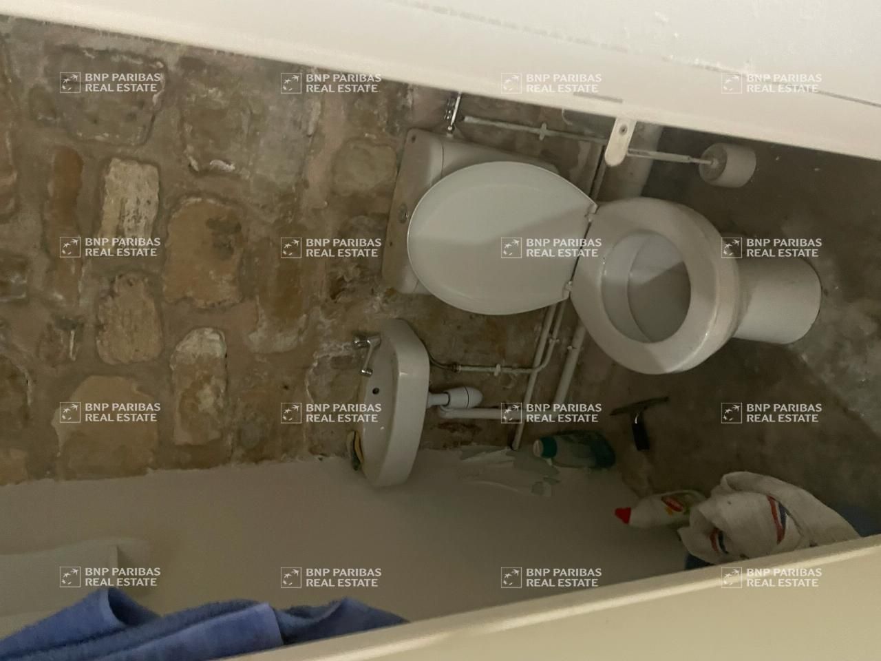 78 m² pour ce local commercial en vente à Paris