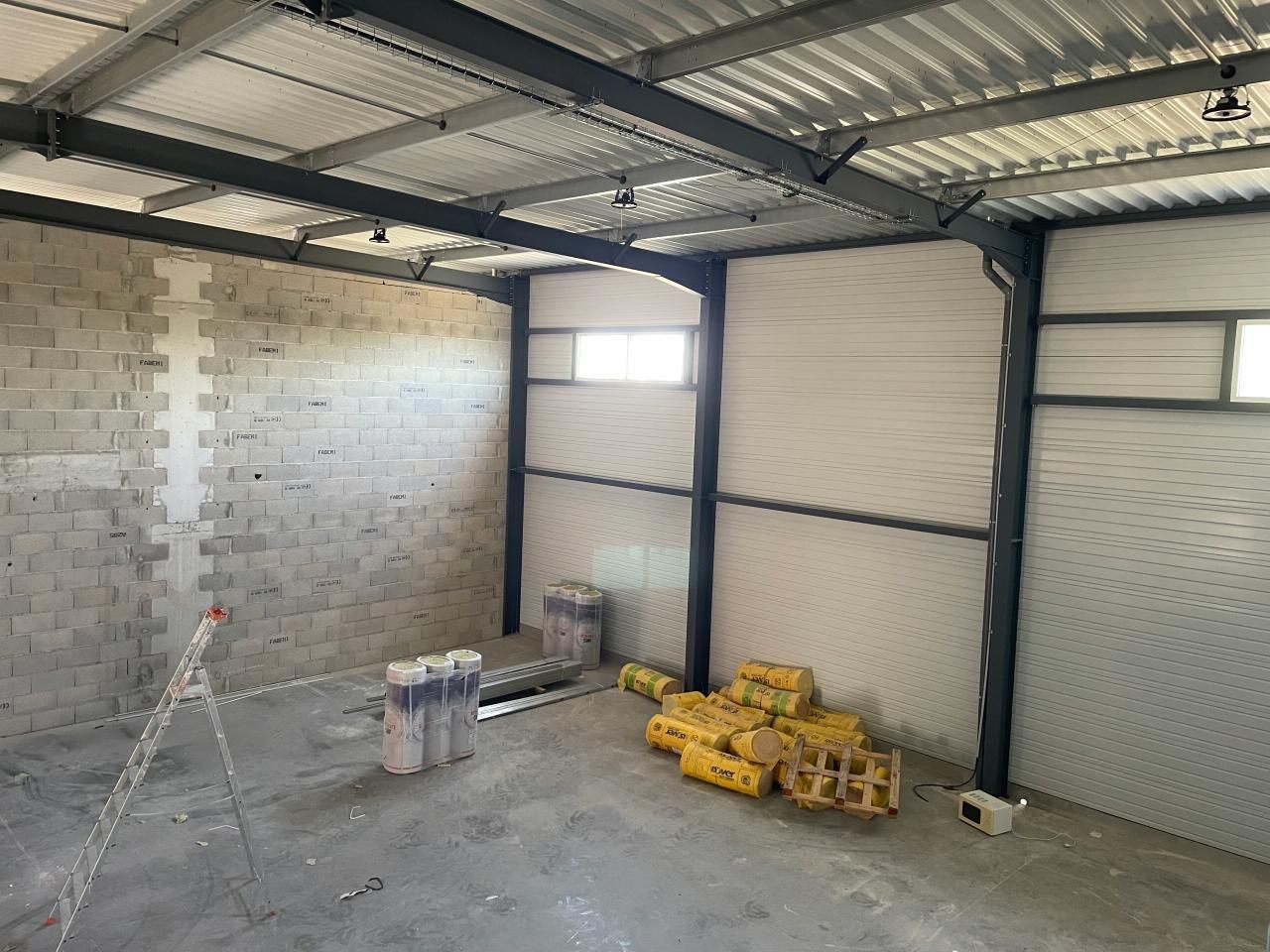 2250 m² pour ce activité en location à Chassieu